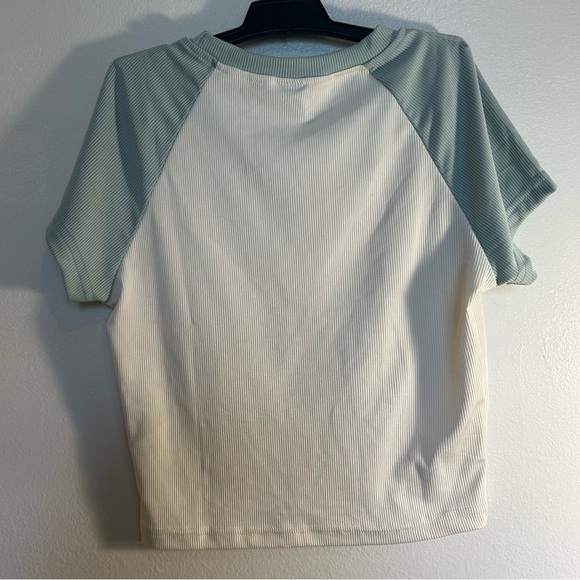 Shein Women’s Size Small Crop Top Tee - Picture 3 of 3